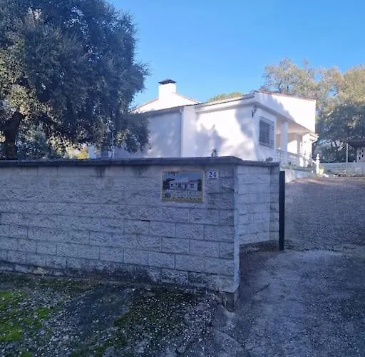 בית נופש Piedra Redonda De Trassierra *